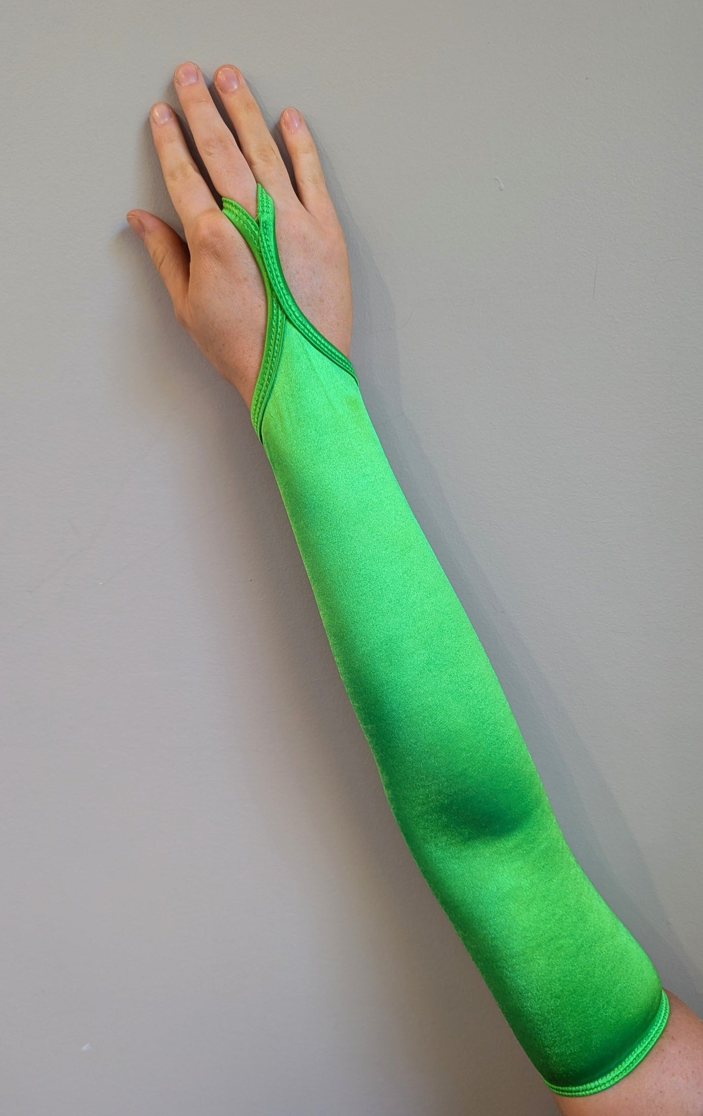 Curtain Call Long Finger Point Gloves - Green Satin