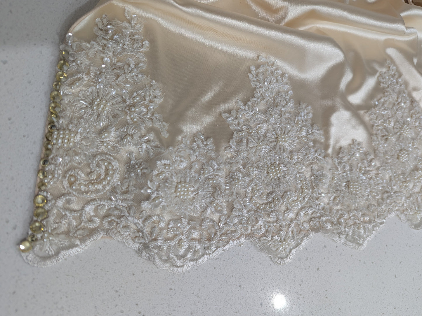 Promise Leo - Ivory Satin