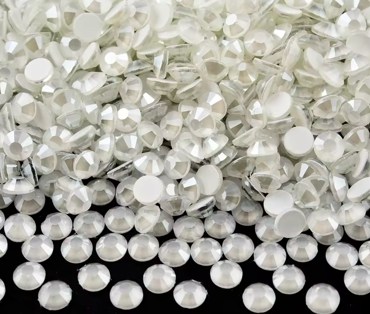 White Satin Glass Rhinestones Rhinestones & Flatbacks