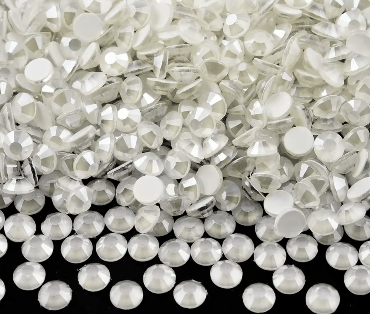 White Satin Glass Rhinestones Rhinestones & Flatbacks