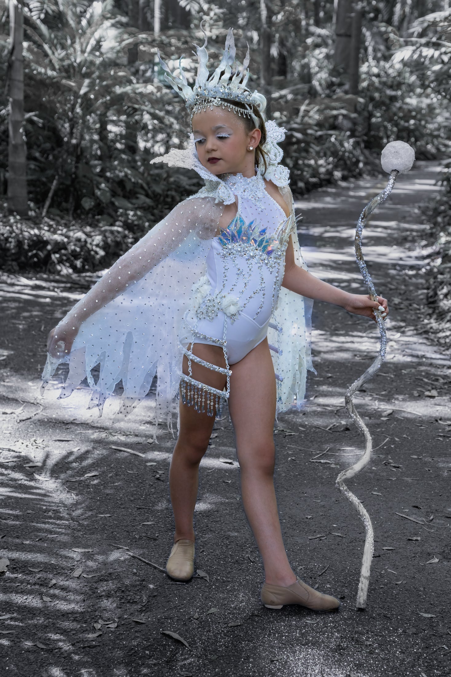 ice fairy dress up Joyfy Light-Up Ice Princess Dress for Girls, Long Cape Princess Costume Set, Sequin Snow Dress with LED for Kids Toddler Birthday, Cosplay, Halloween