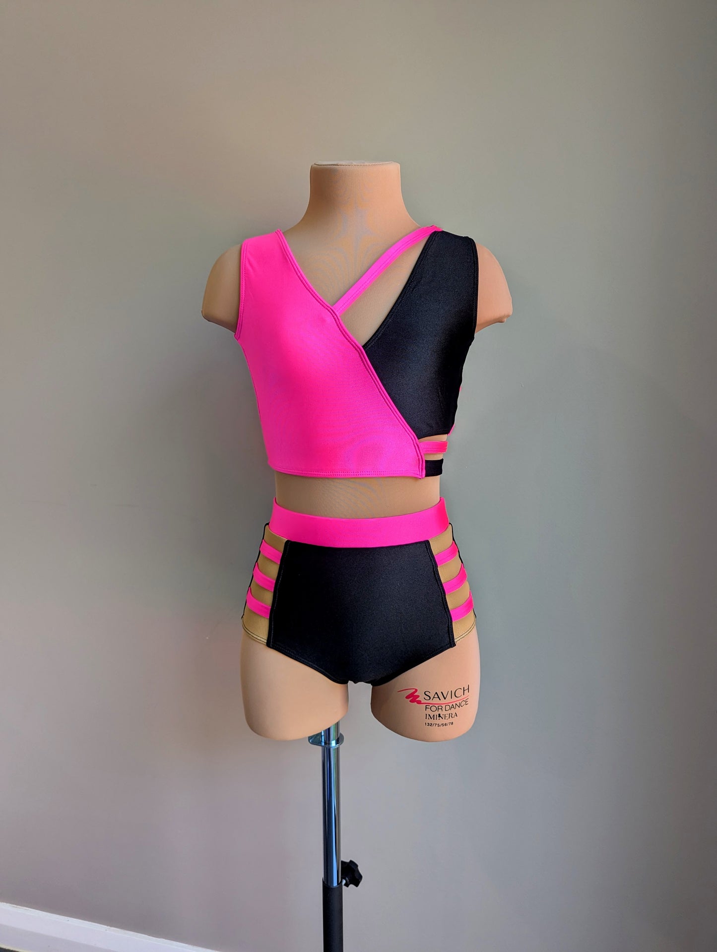 Charlotte Crop - Black & Pink