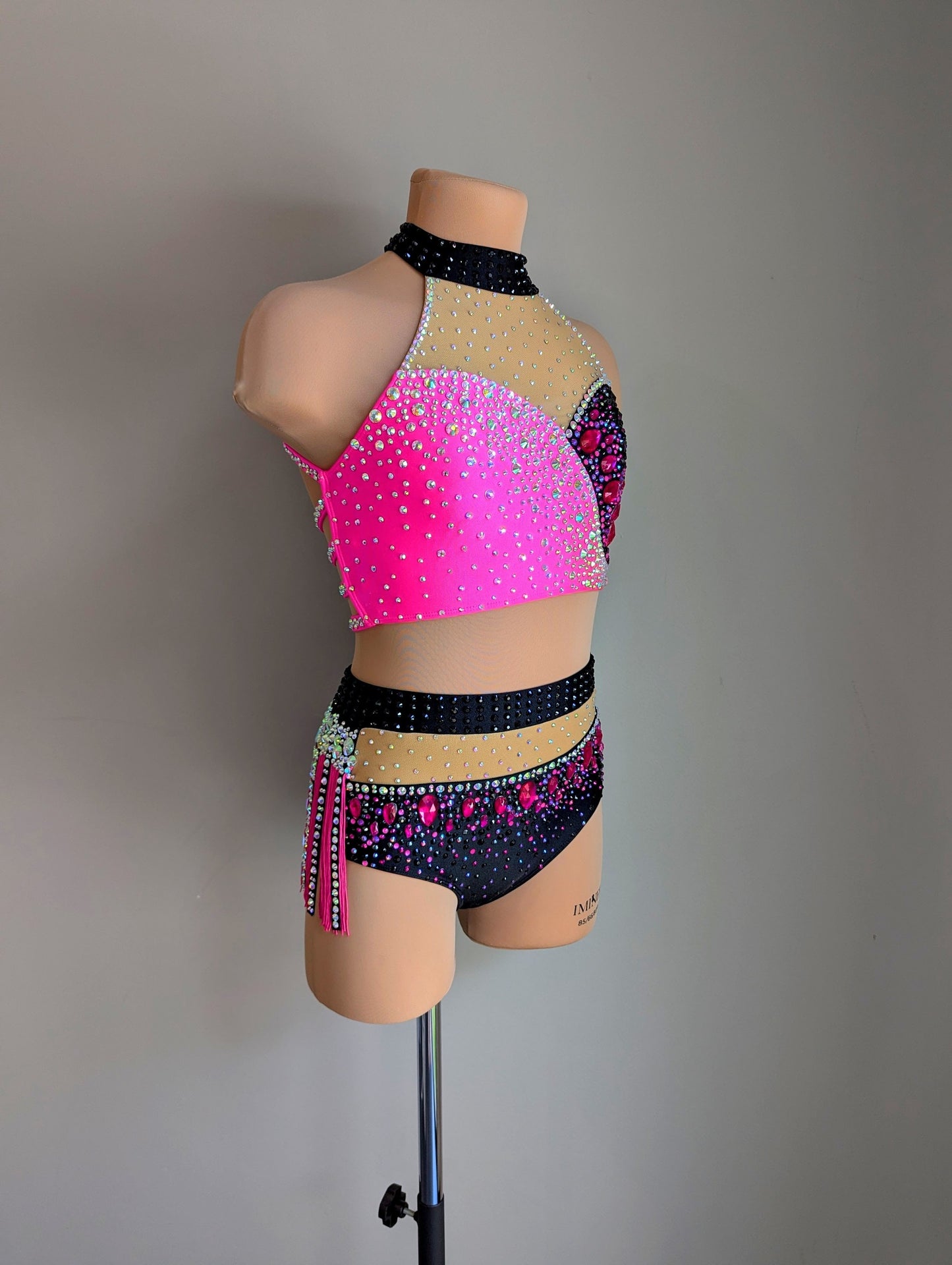 Noelle Crop - Black & Pink 