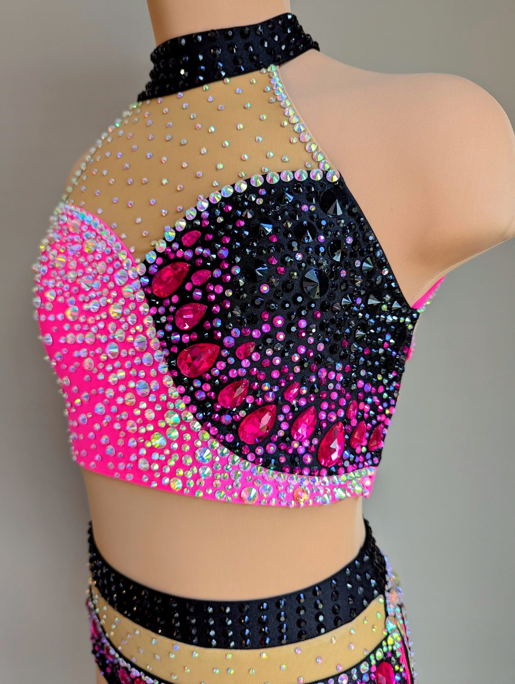 Noelle Crop - Black & Pink 