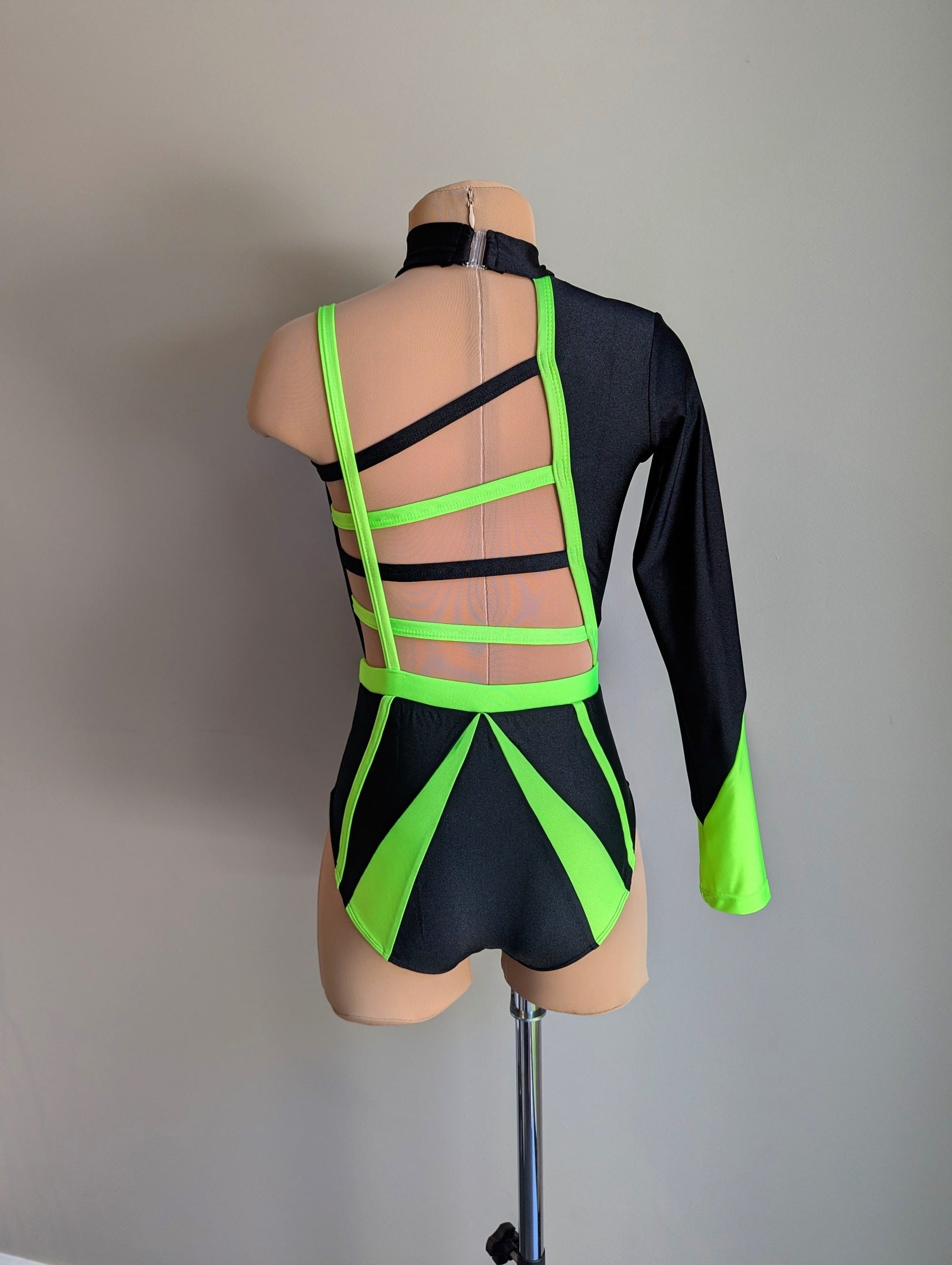 Devil in Disguise Leo - Neon Green & Black 