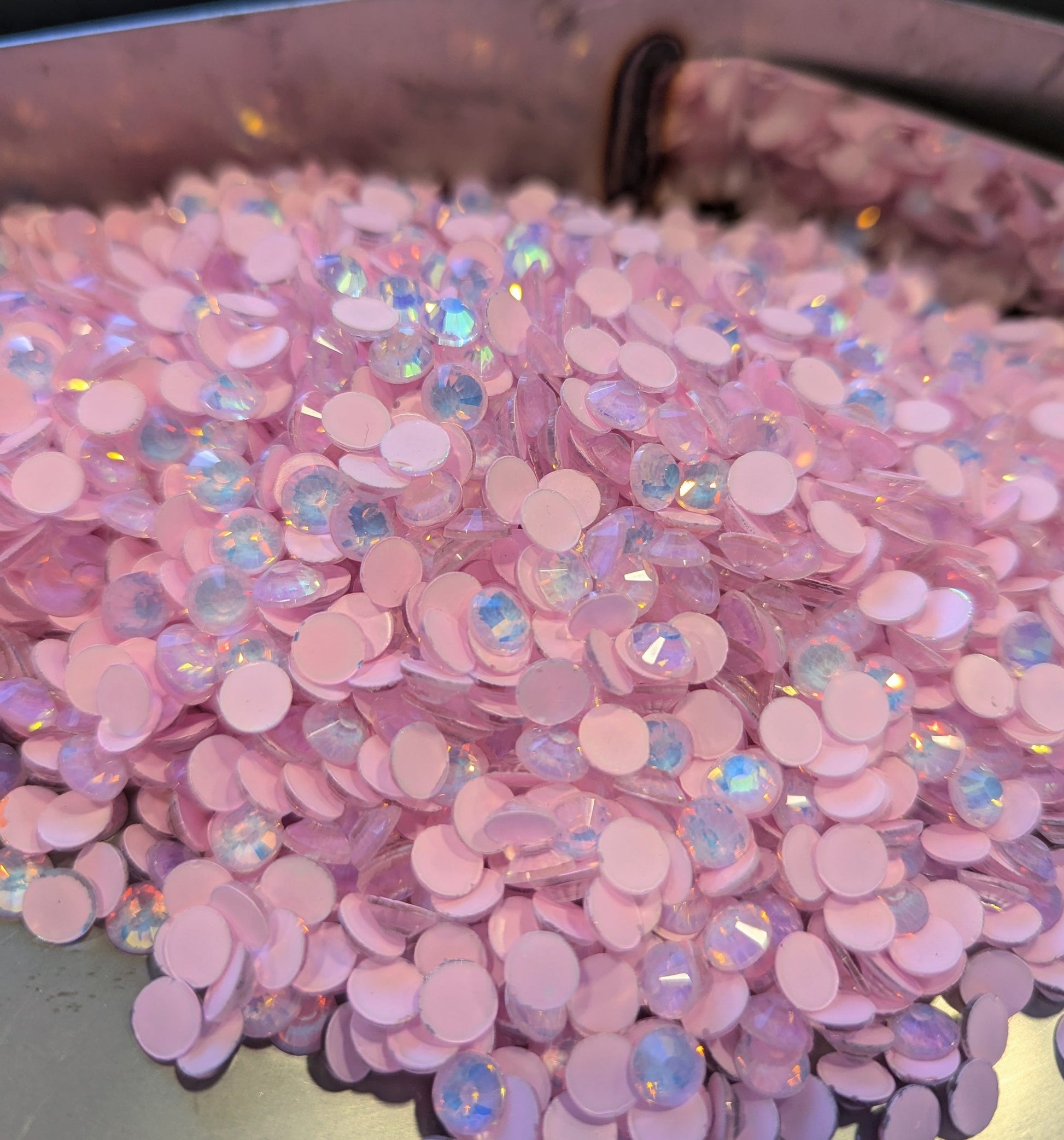 Pink Opal Glass Rhinestone Rhinestones & Flatbacks