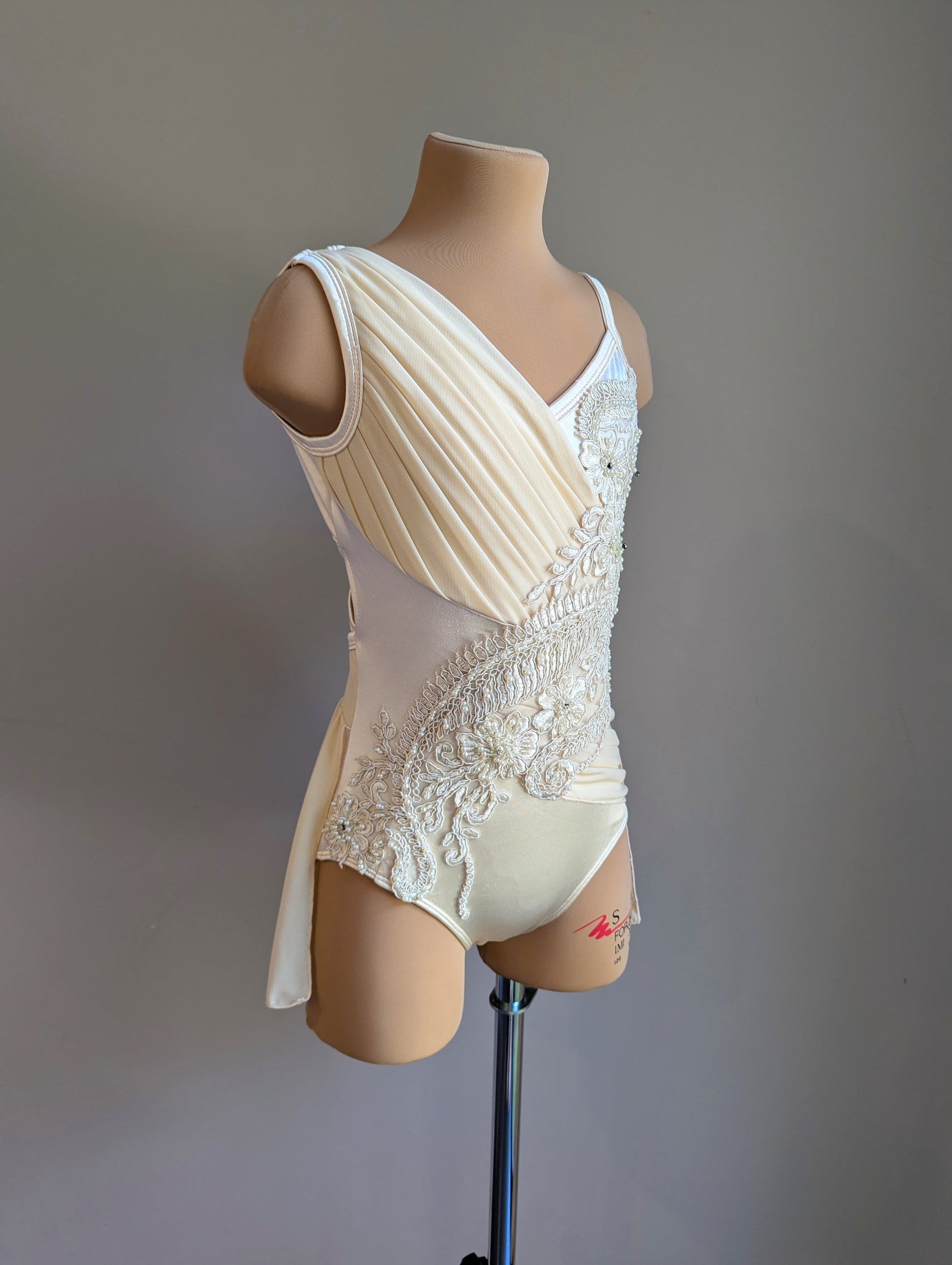 Flutter - Limited Edition Base - Ivory 