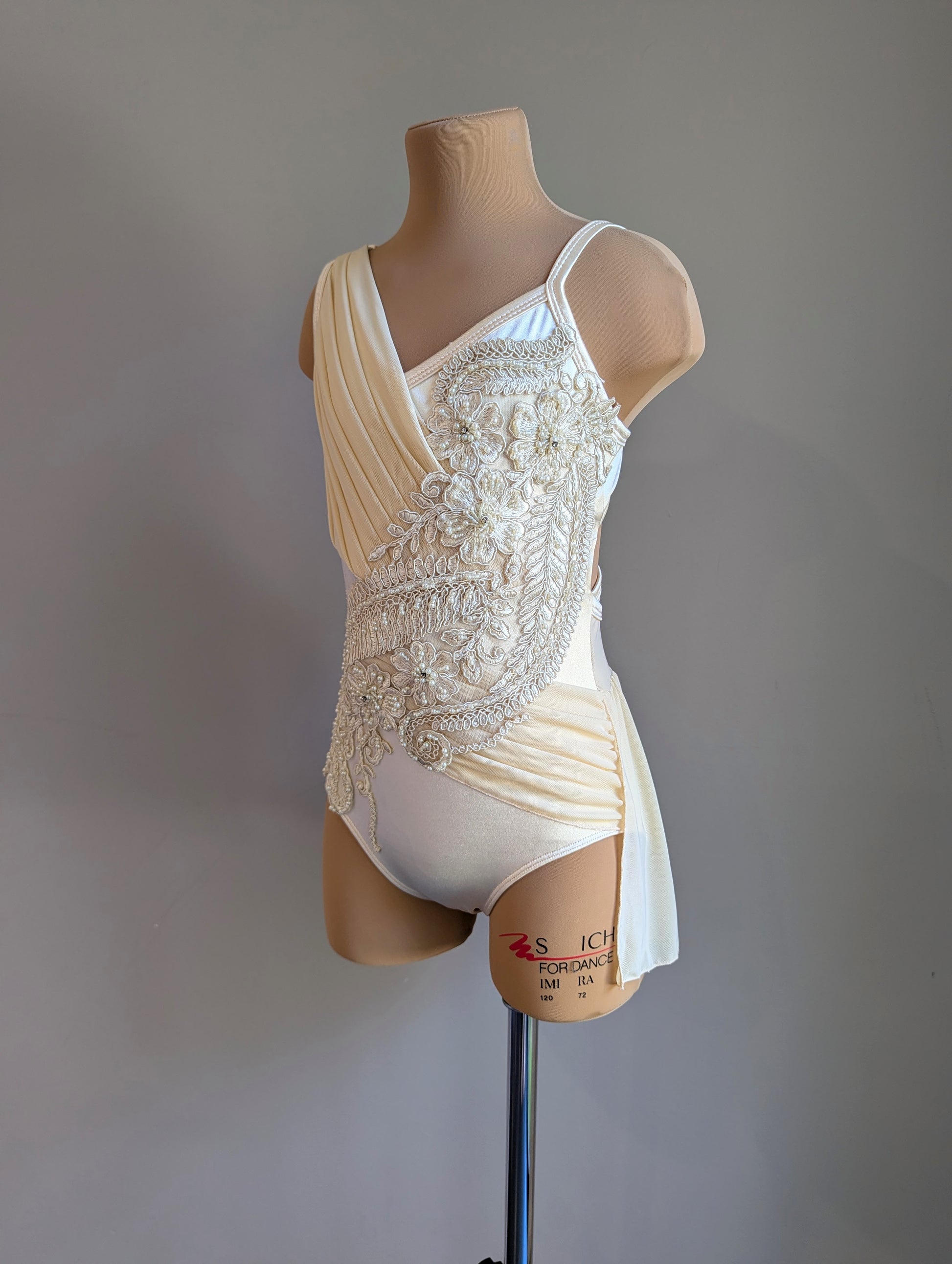 Flutter - Limited Edition Base - Ivory 