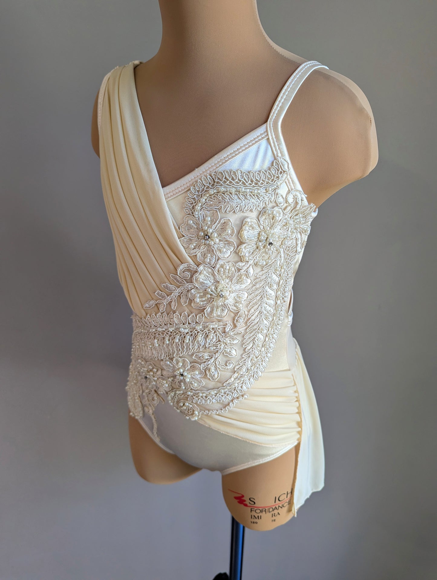 Flutter - Limited Edition Base - Ivory 