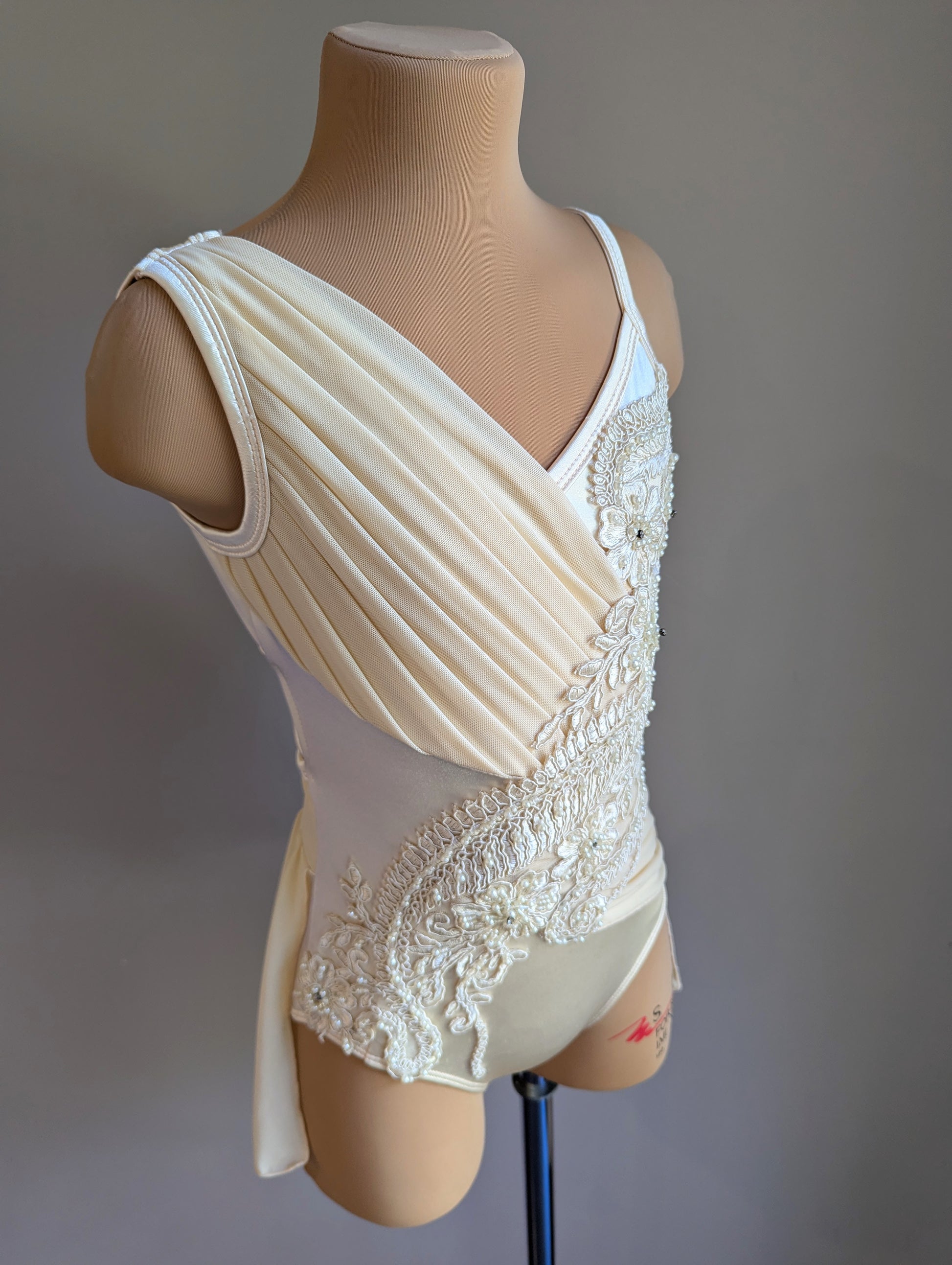 Flutter - Limited Edition Base - Ivory 