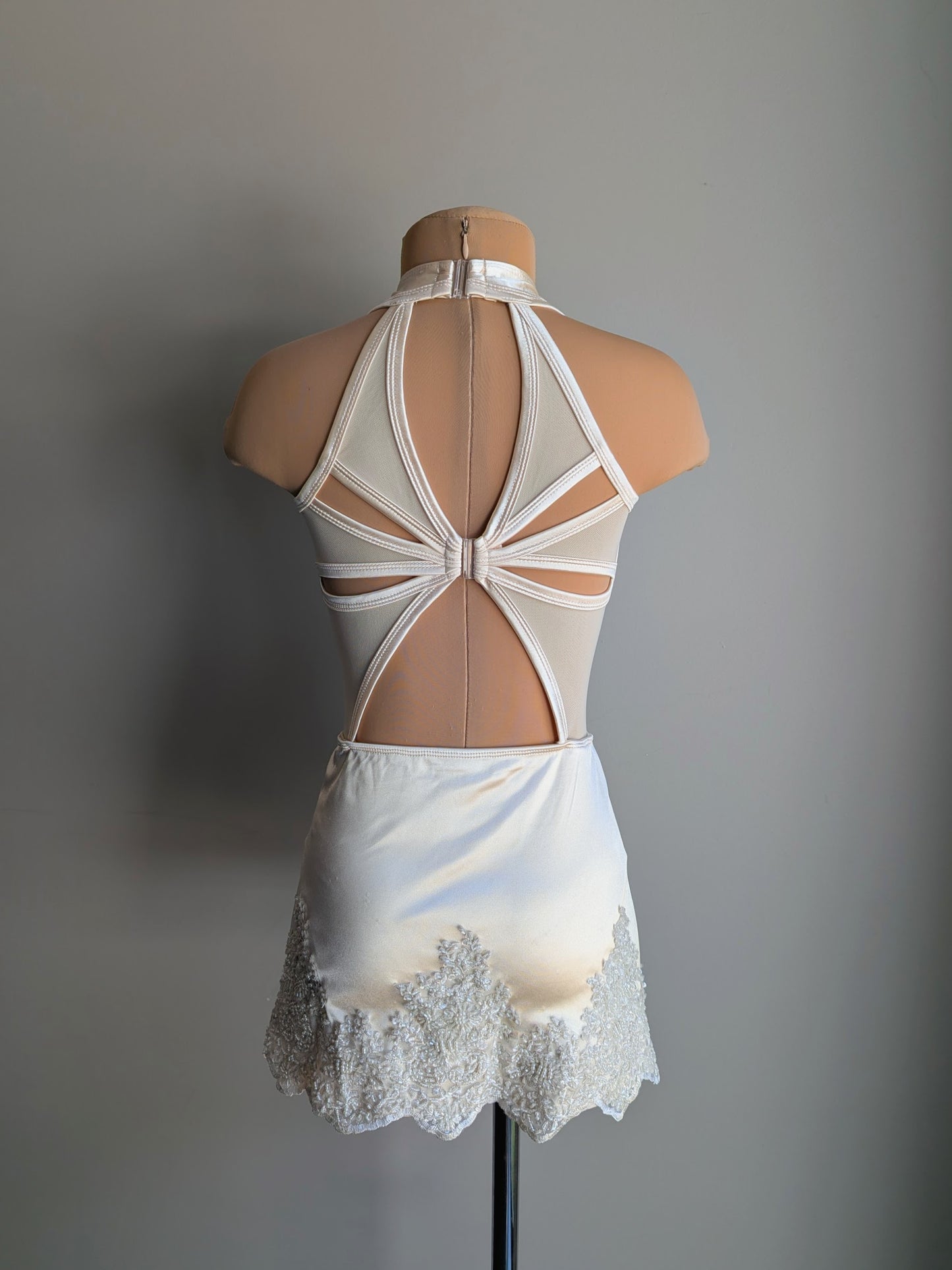 Promise Leo - Ivory Satin 