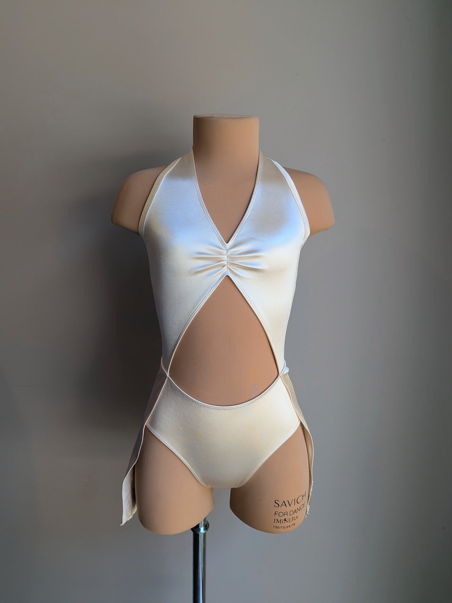 Promise Leo - Ivory Satin 