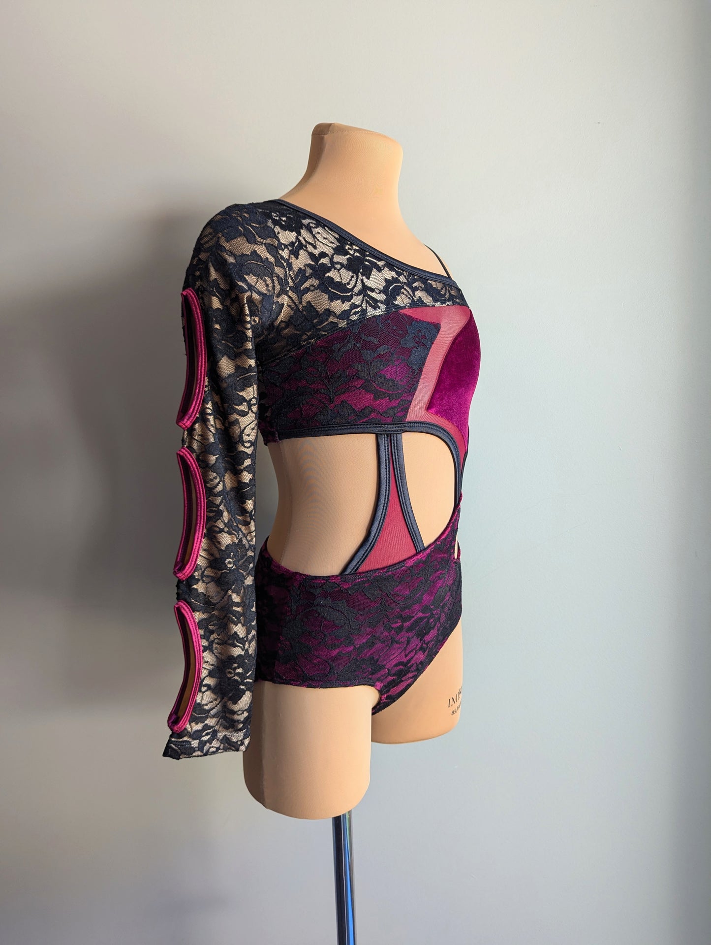 Shadow Leo - Burgundy Velvet & Black Lace