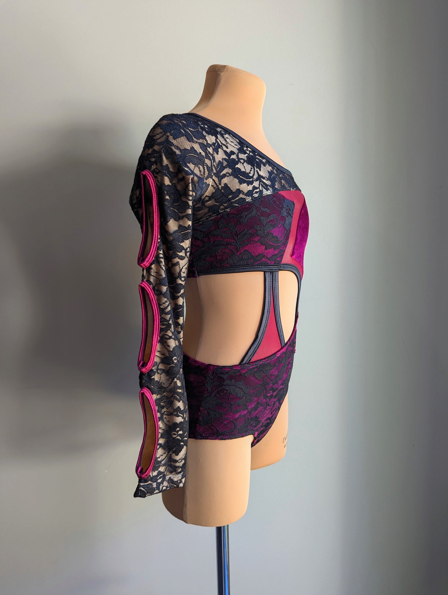 Shadow Leo - Burgundy Velvet & Black Lace