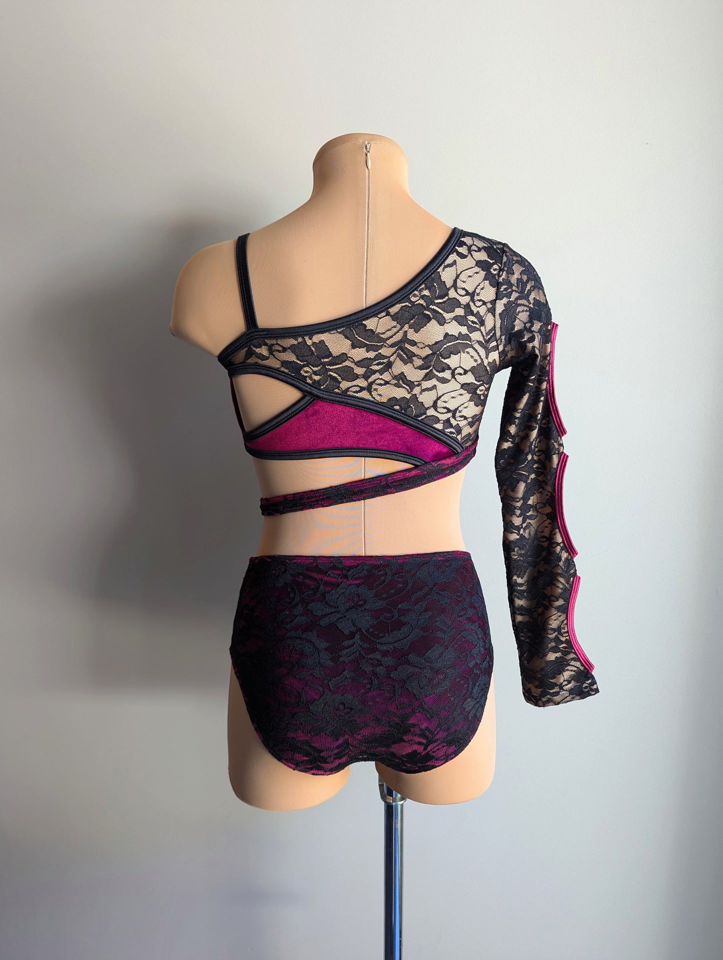 Shadow Leo - Burgundy Velvet & Black Lace