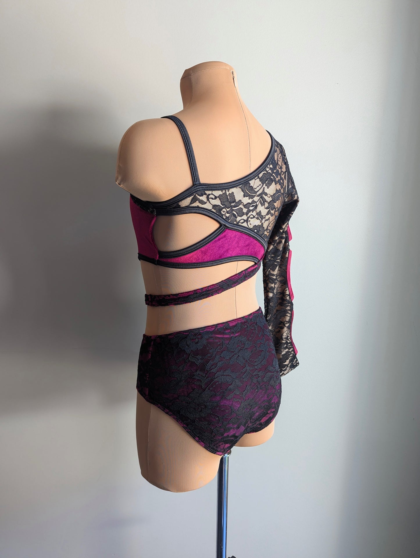 Shadow Leo - Burgundy Velvet & Black Lace