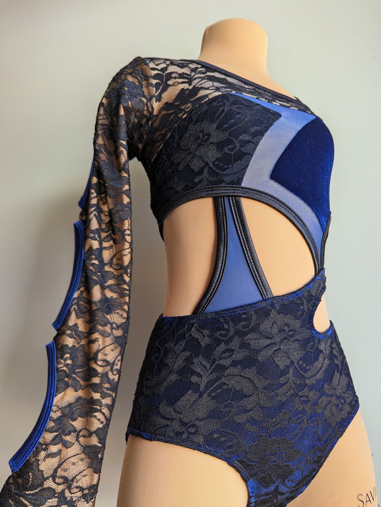 Shadow Leo - Navy Velvet & Black Lace