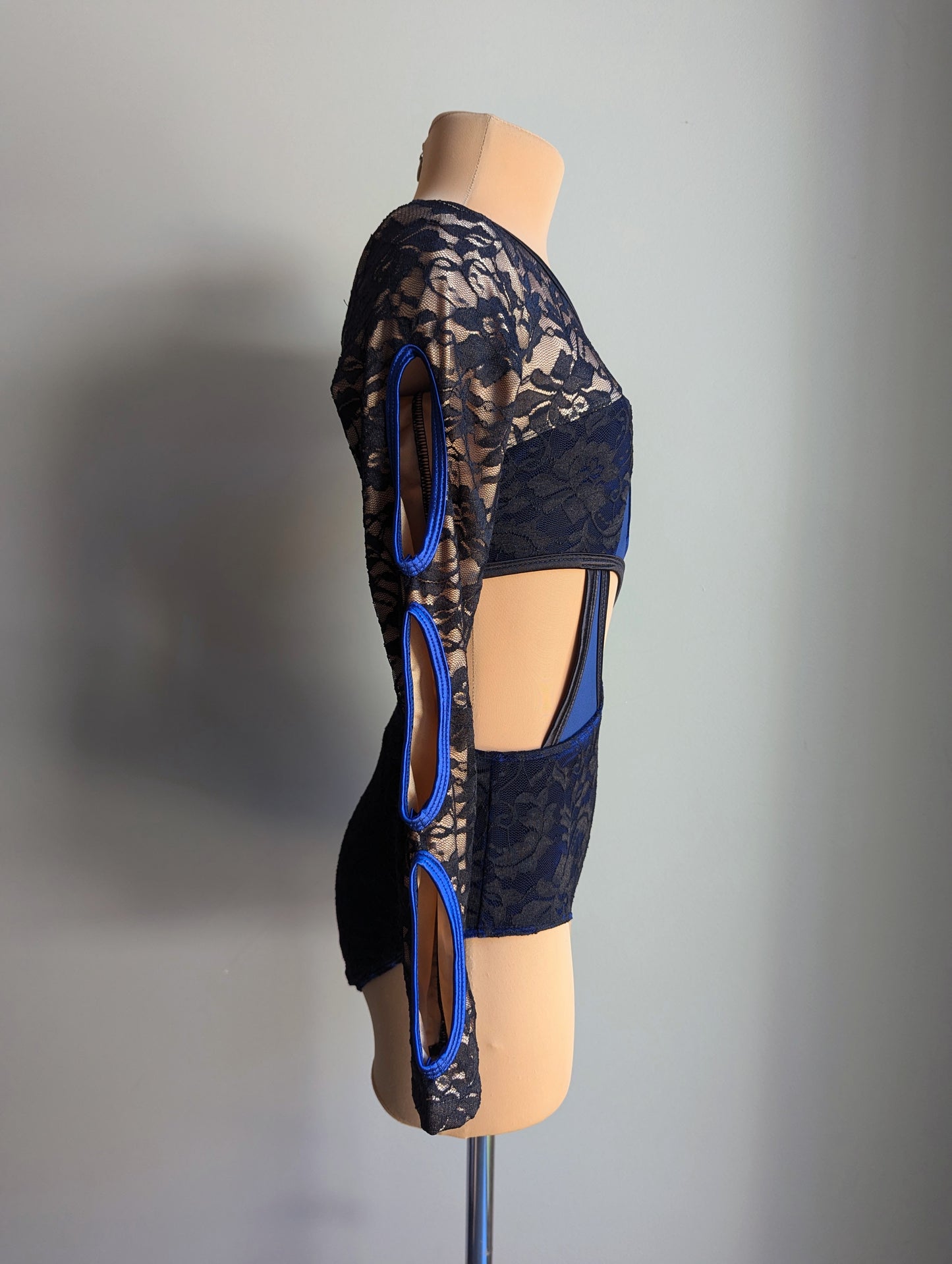 Shadow Leo - Navy Velvet & Black Lace