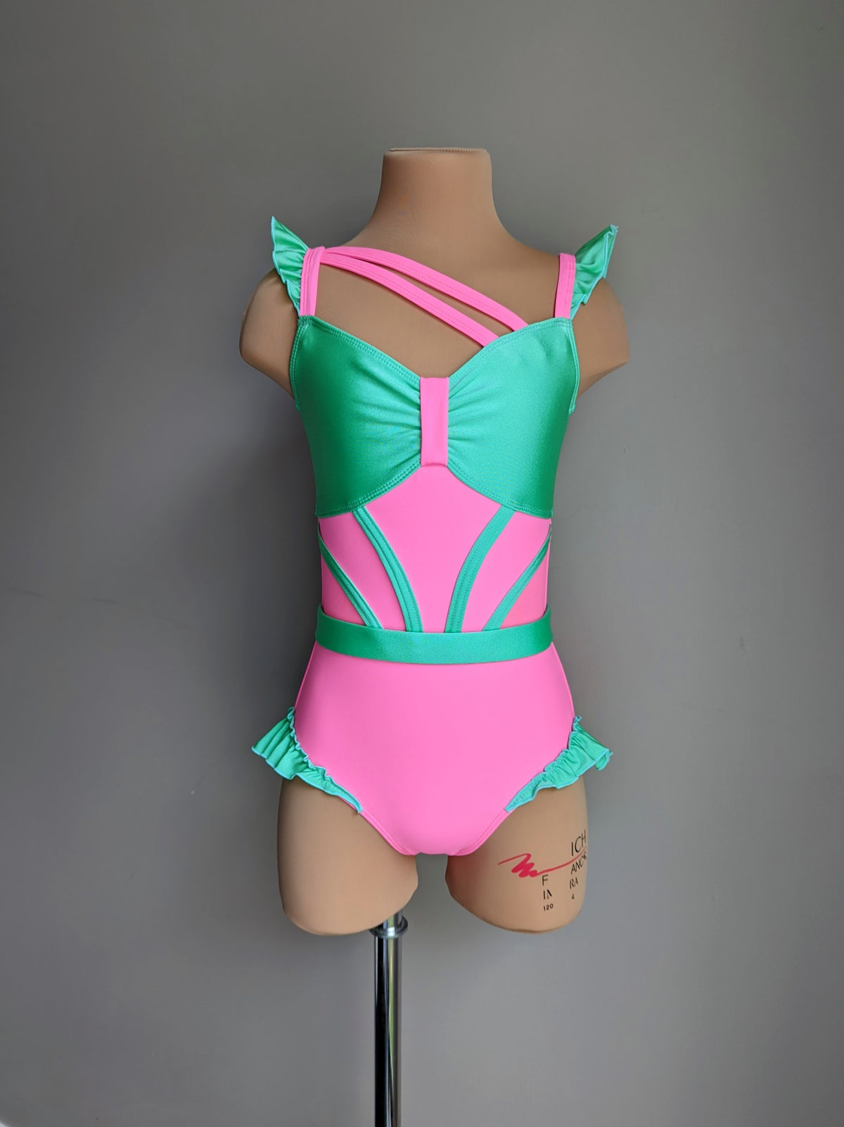 Taffy Twist Leo - Petal & Spearmint 