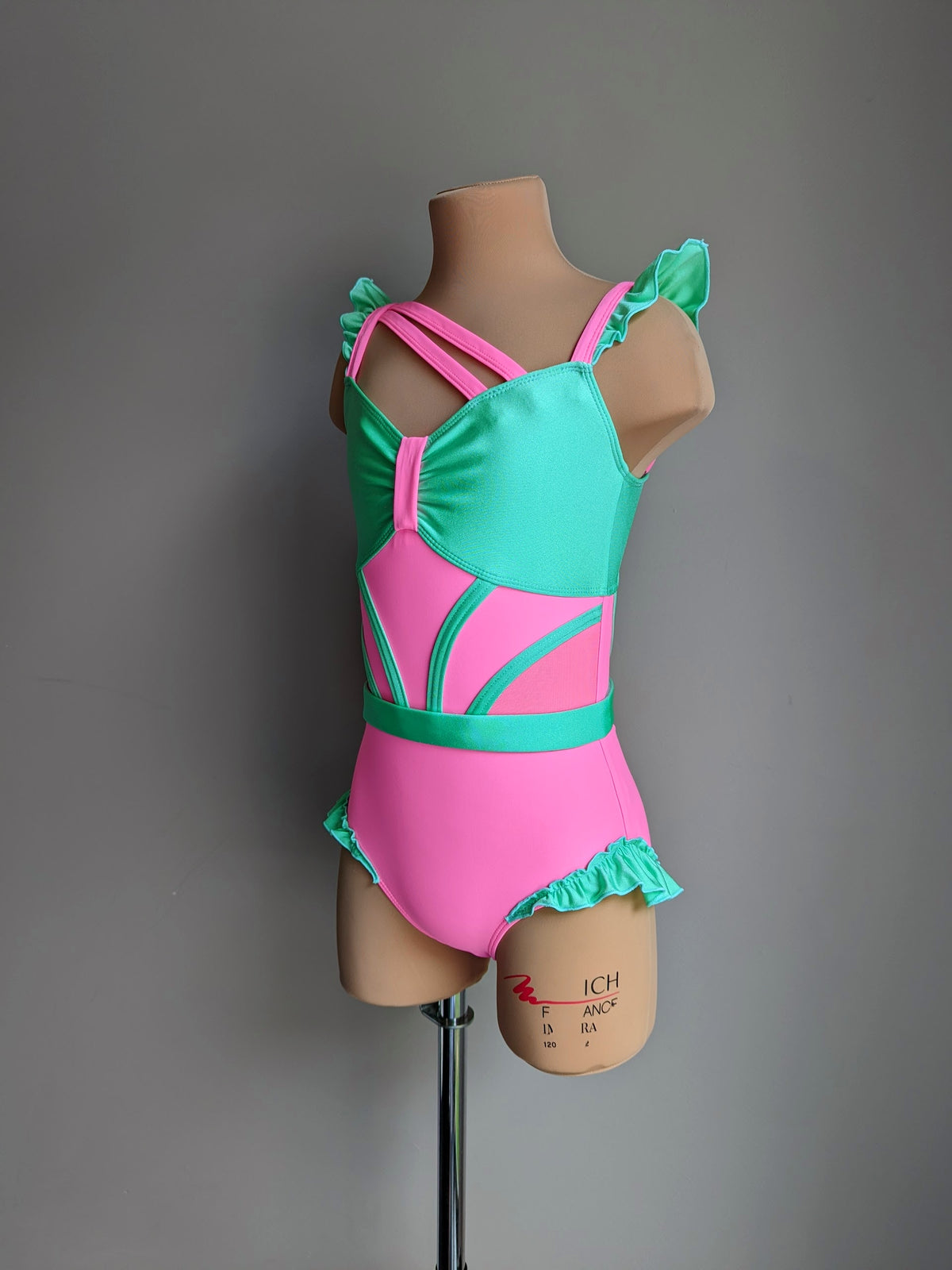Taffy Twist Leo - Petal & Spearmint 