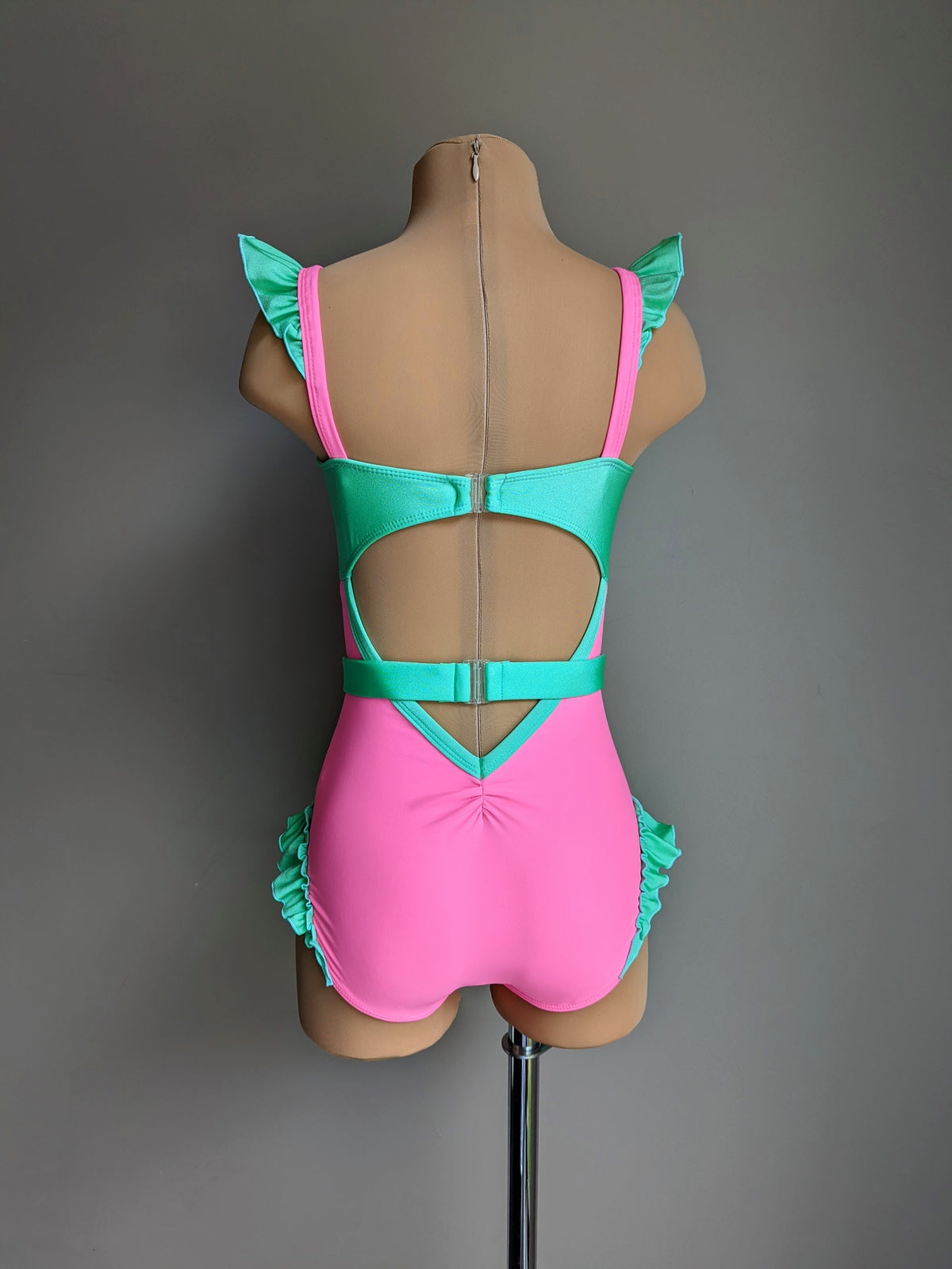 Taffy Twist Leo - Petal & Spearmint 