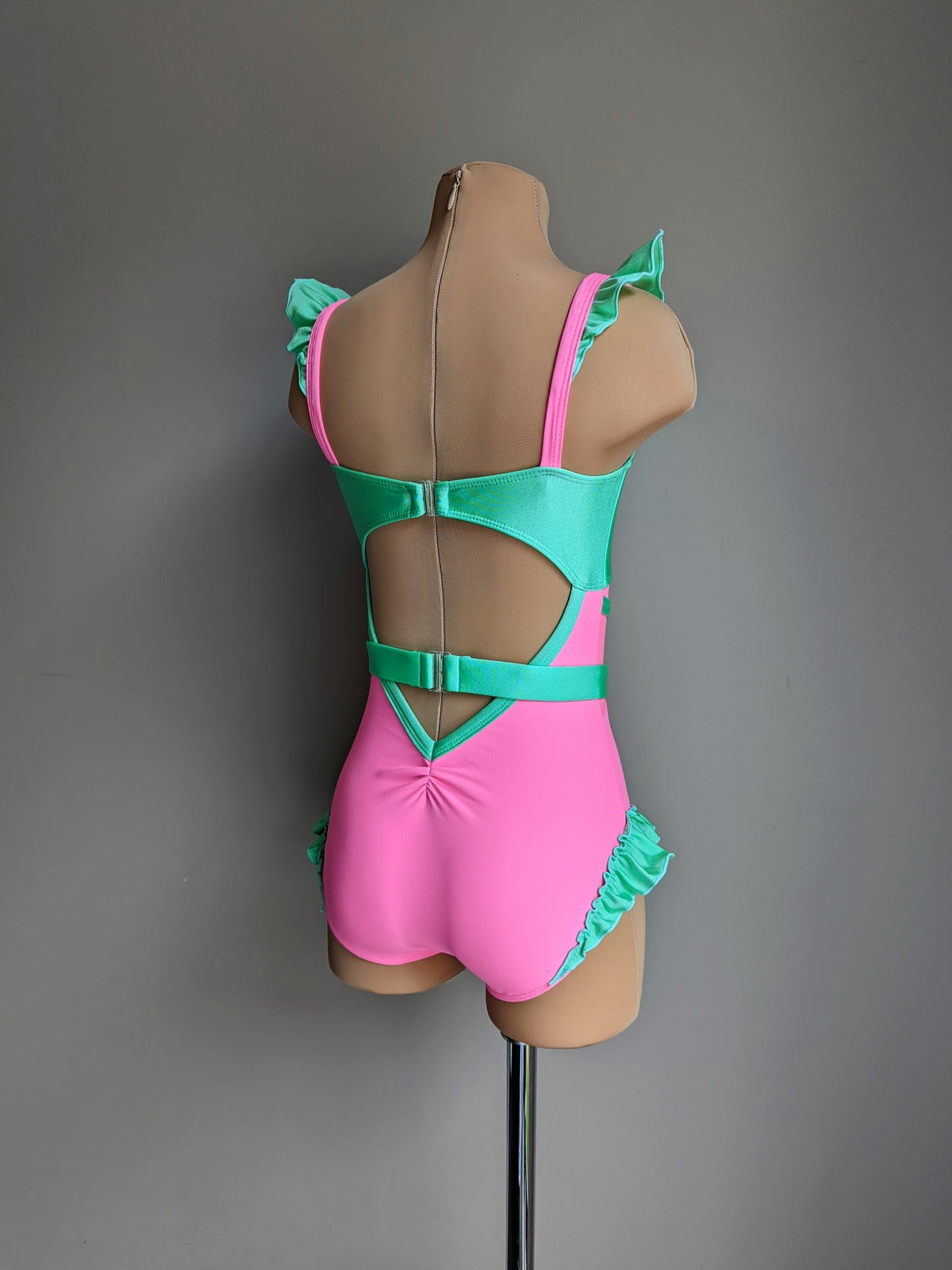 Taffy Twist Leo - Petal & Spearmint 