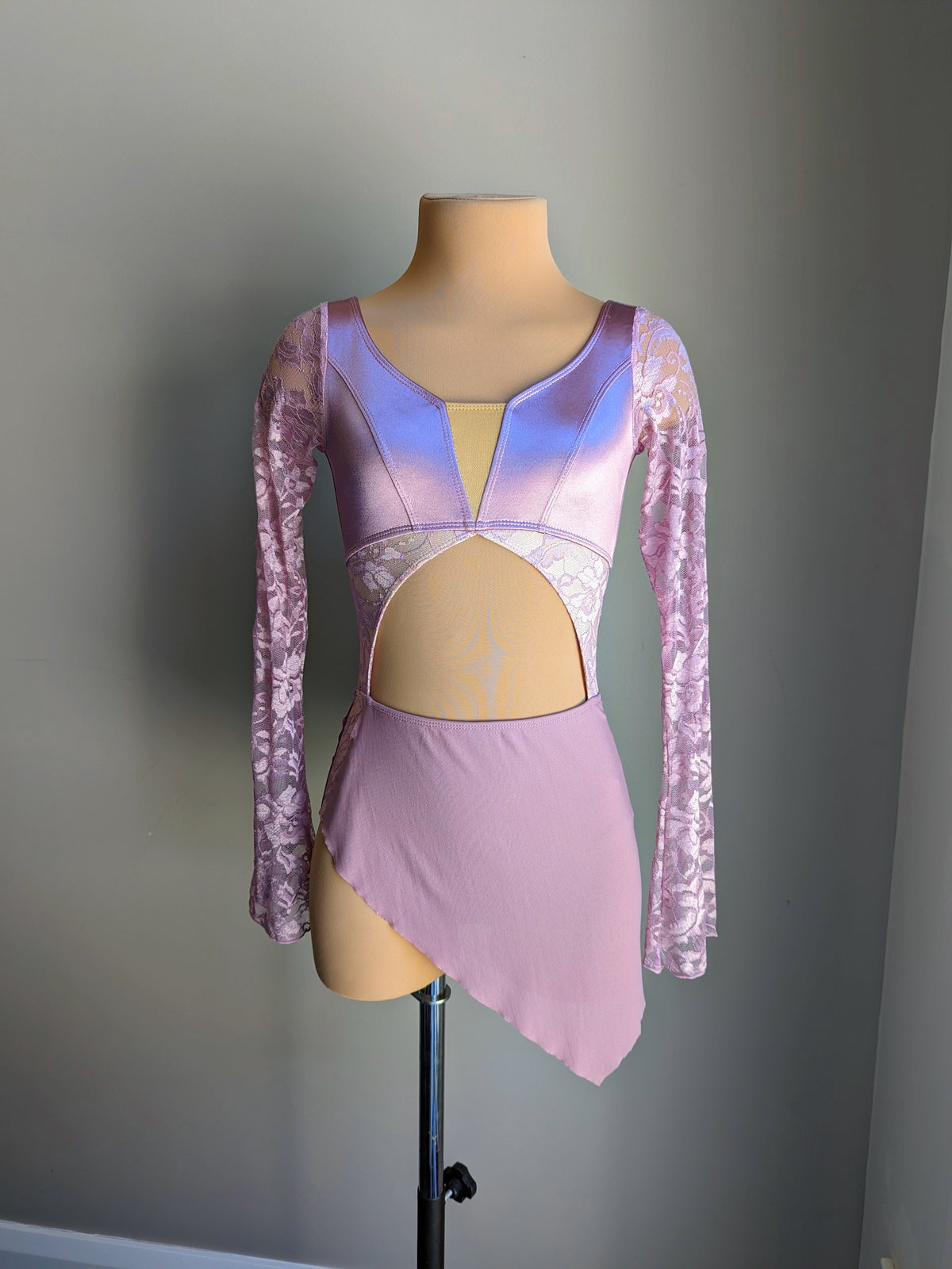 Ethereal Leo - Vintage Mauve Satin & Lace 