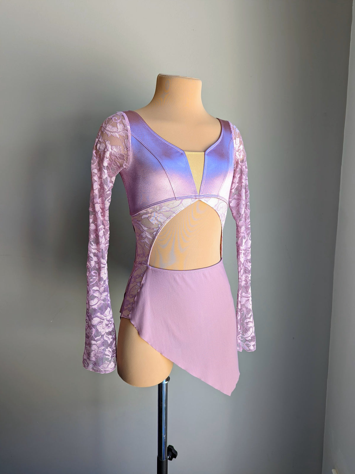 Ethereal Leo - Vintage Mauve Satin & Lace 