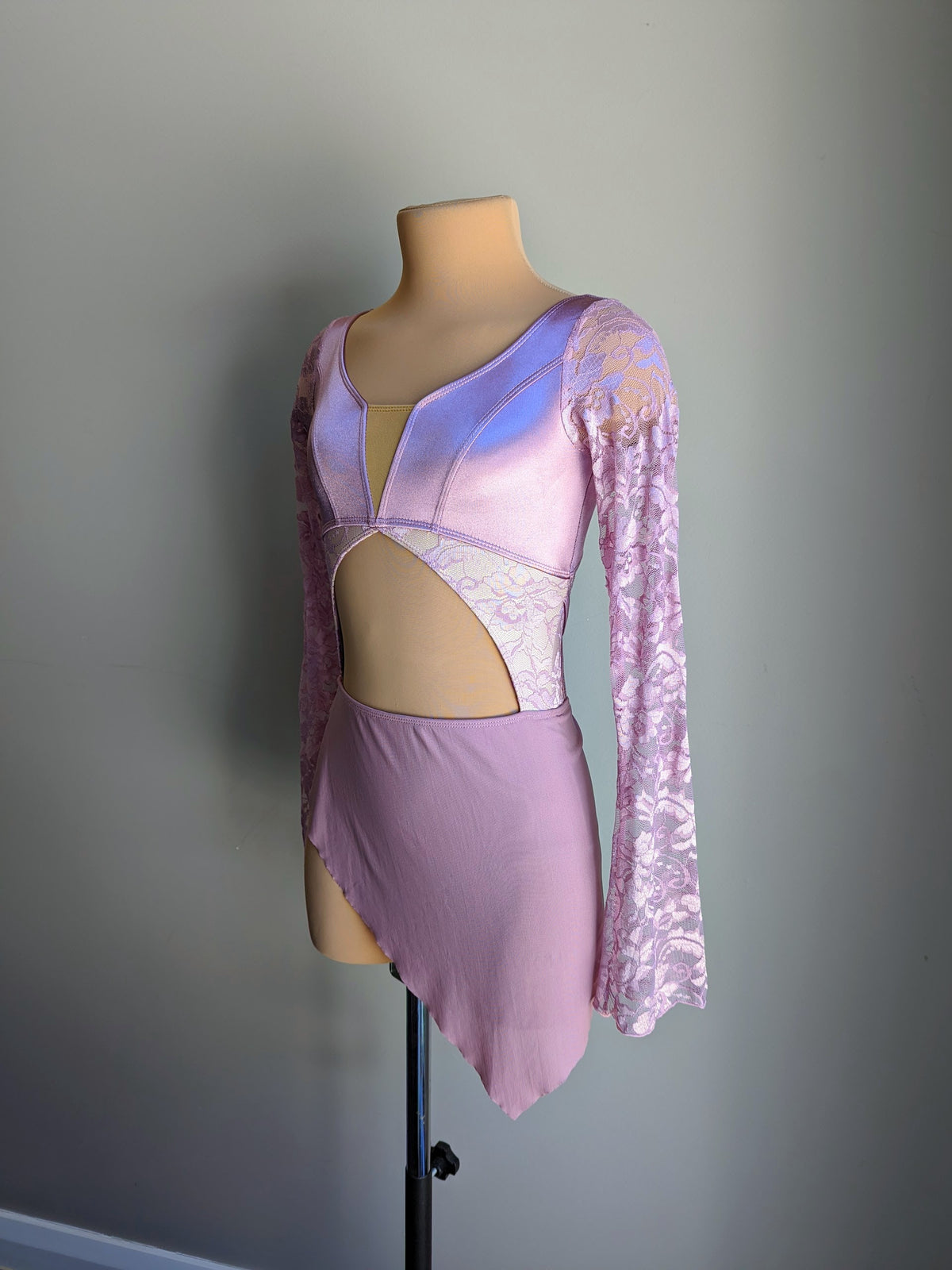 Ethereal Leo - Vintage Mauve Satin & Lace 