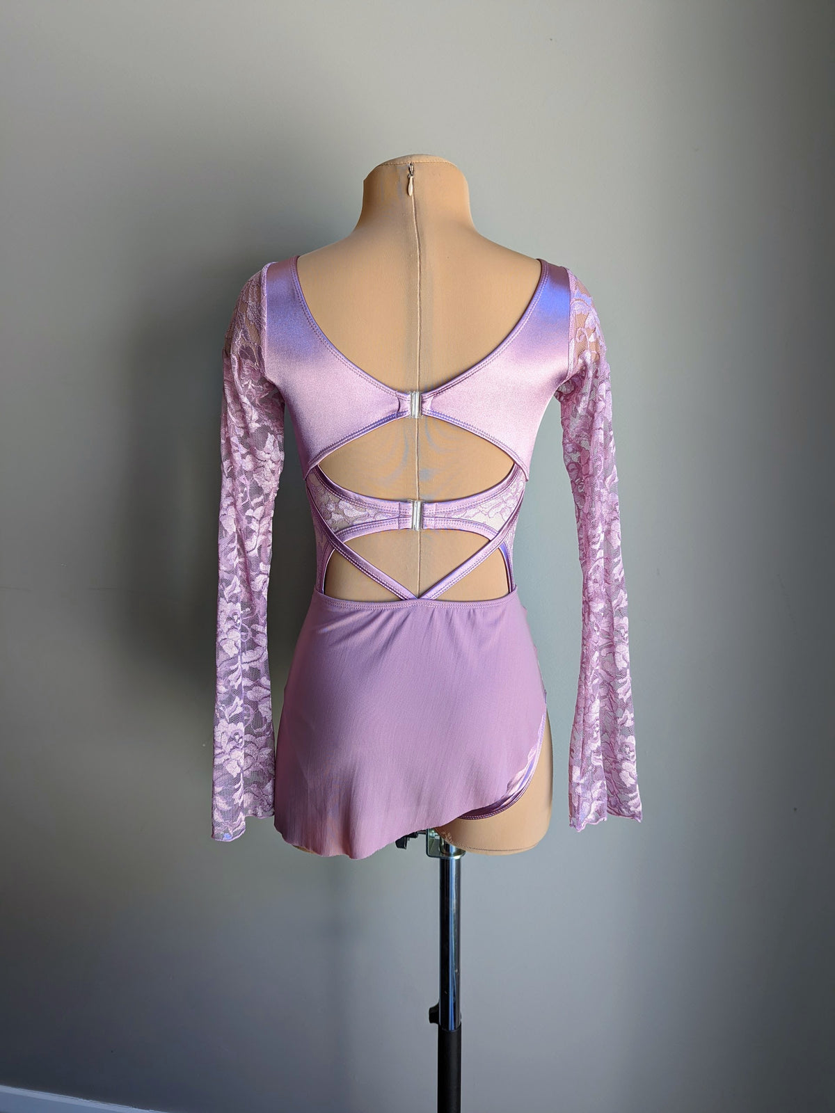 Ethereal Leo - Vintage Mauve Satin & Lace 