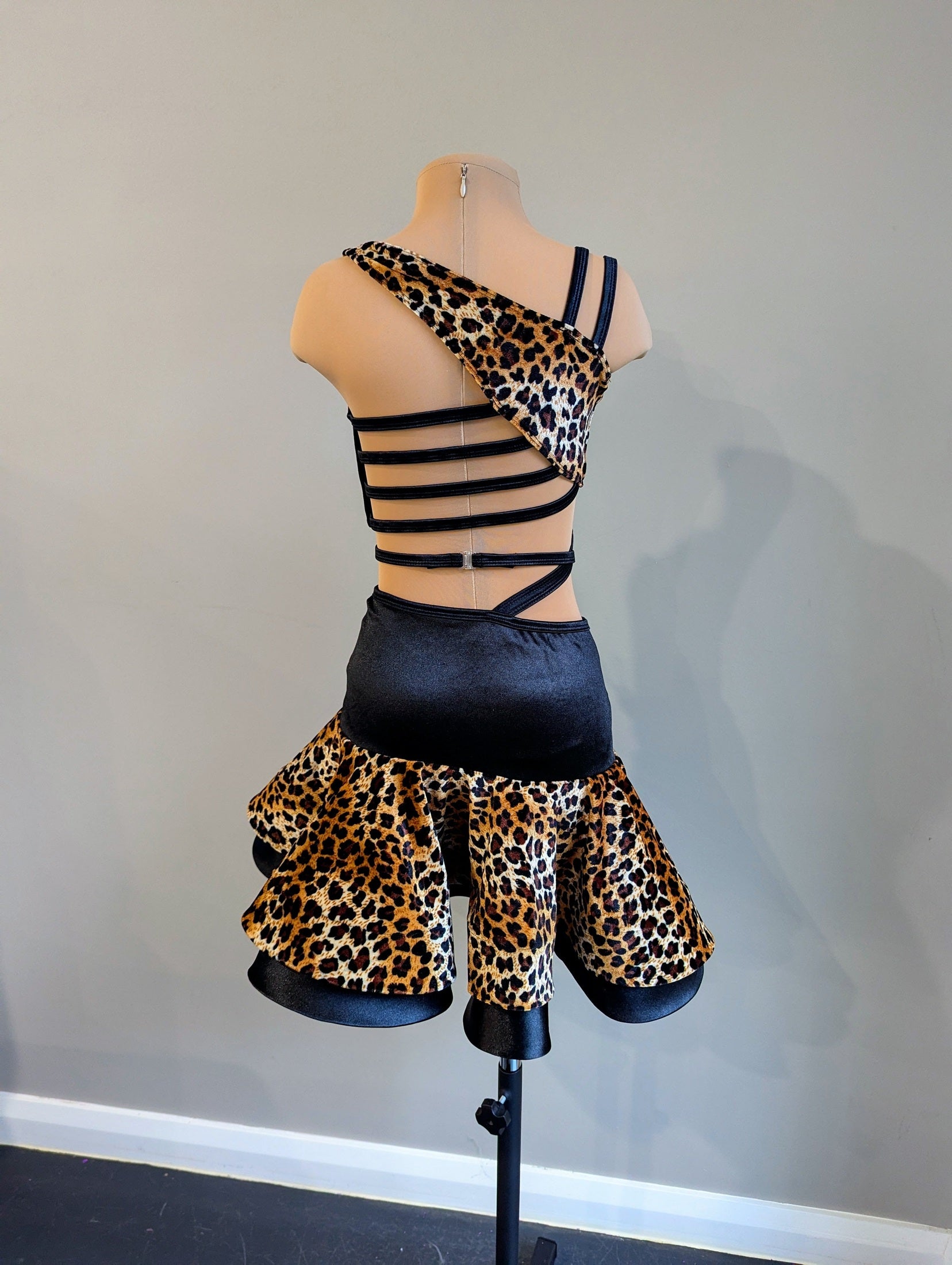 Lets Tango - Leopard & Black 